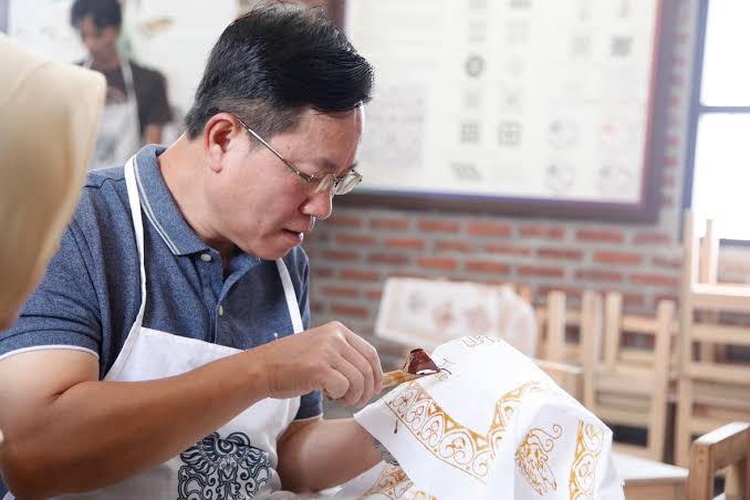 Membuat Batik Bersama Mentor